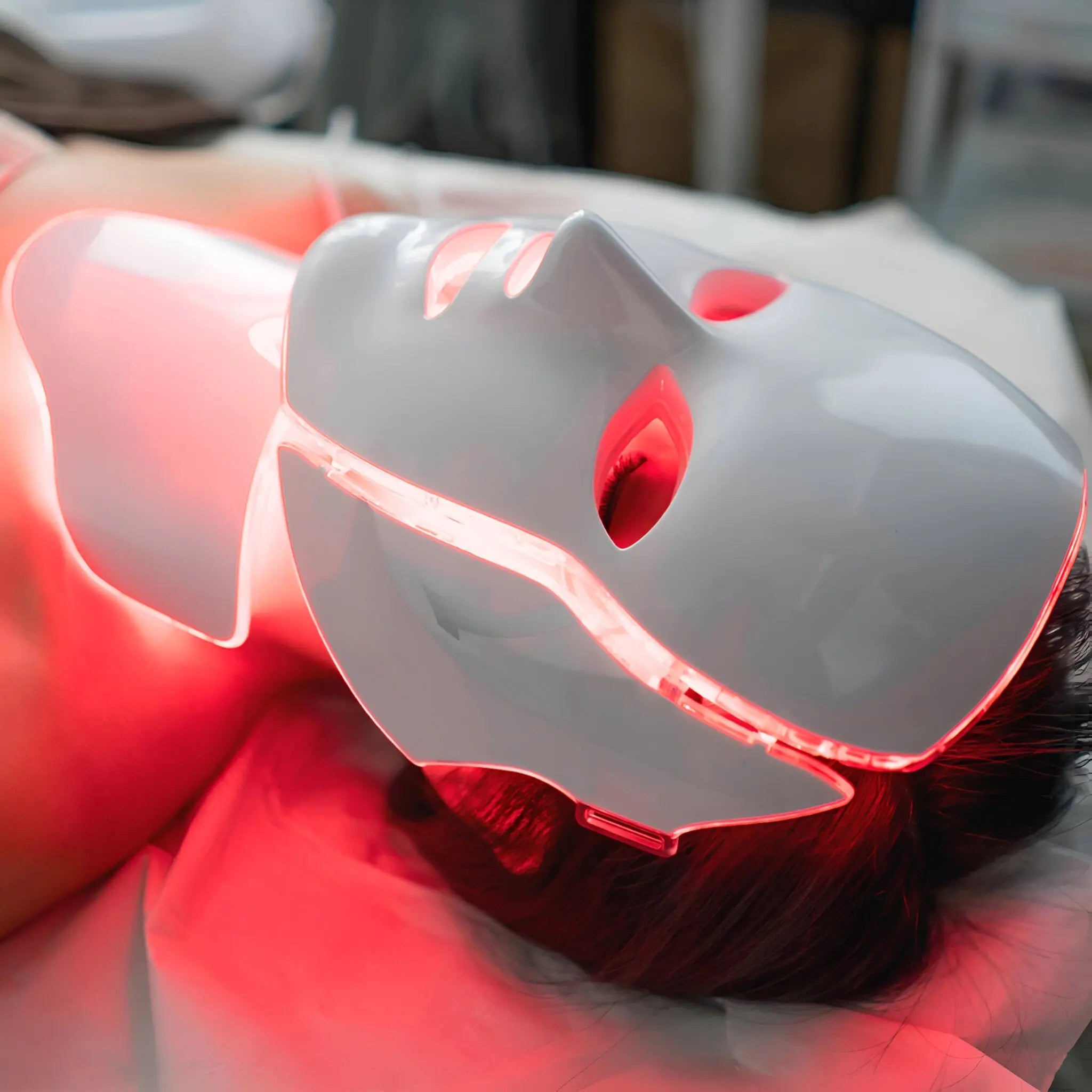 LED FACE MASK WITH RED LIGHT THERAPY FOR FACIAL TREATMENT
