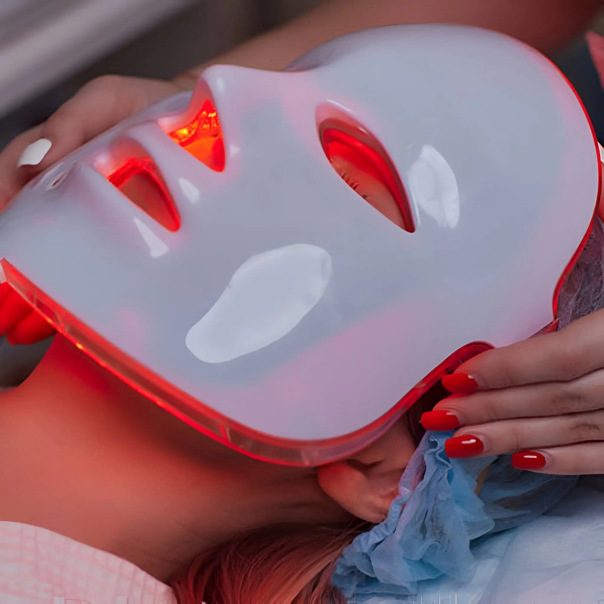 LED FACE MASK WITH RED LIGHT THERAPY FOR FACIAL TREATMENT