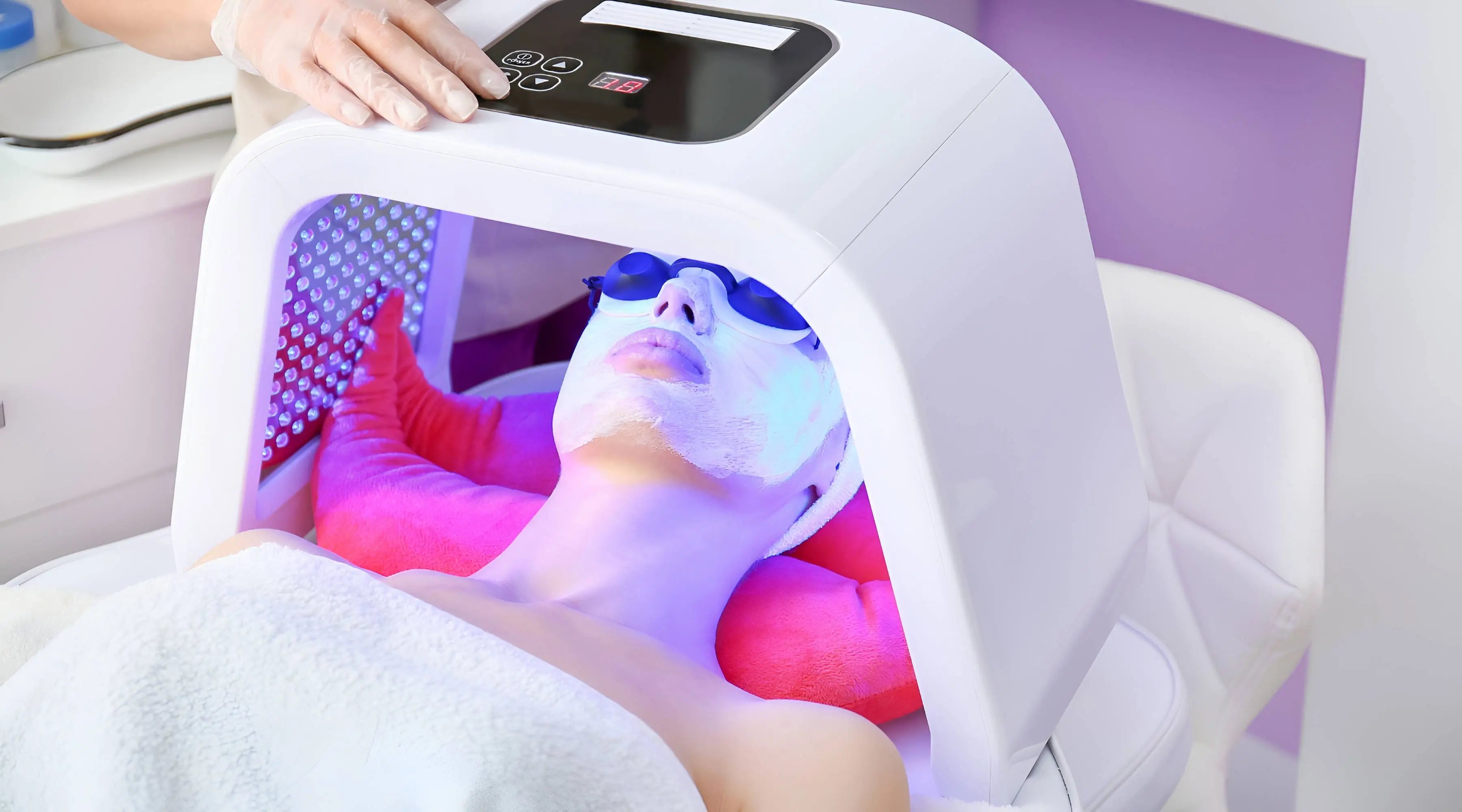 10 Things You Must Know About LED Facial Therapy