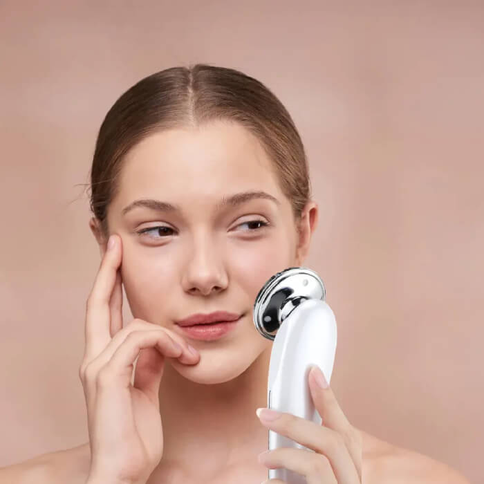 RF Microcurrent Face Lift Device, Red Light Therapy, Helps Reduce The Signs Of Aging